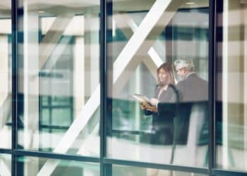Défense : produire plus, plus vite… en sécurisant un modèle sous tension