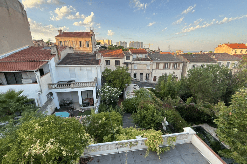 canicule immobilier Jardins et piscines dans le 7e arrondissement de Marseille (Crédit Gomet')