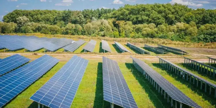 Melvan (Orléans) lève 900 000 € pour construire un parc solaire à Courthézon (84)