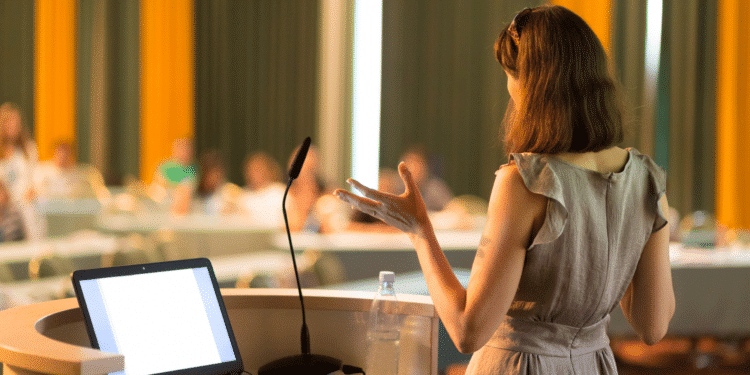 Présentations d’entreprise : pourquoi les directions confient leurs slides à des experts