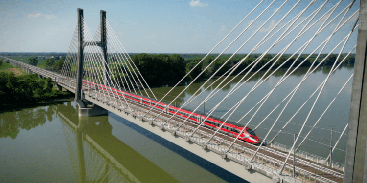 Trenitalia France Hirachi Rail Londres
