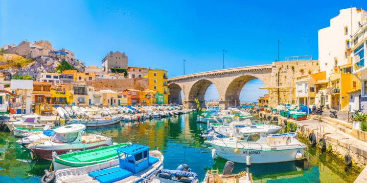 Faut-il louer une voiture à Marseille pour visiter la ville ?
