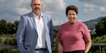Michel Feraud, PDG et co-fondateuir de Provepharm et Hélène Thomas, Directrice générale déléguée de Provepharm (Crédit Provepharm)