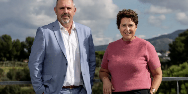 Michel Feraud, PDG et co-fondateuir de Provepharm et Hélène Thomas, Directrice générale déléguée de Provepharm (Crédit Provepharm)
