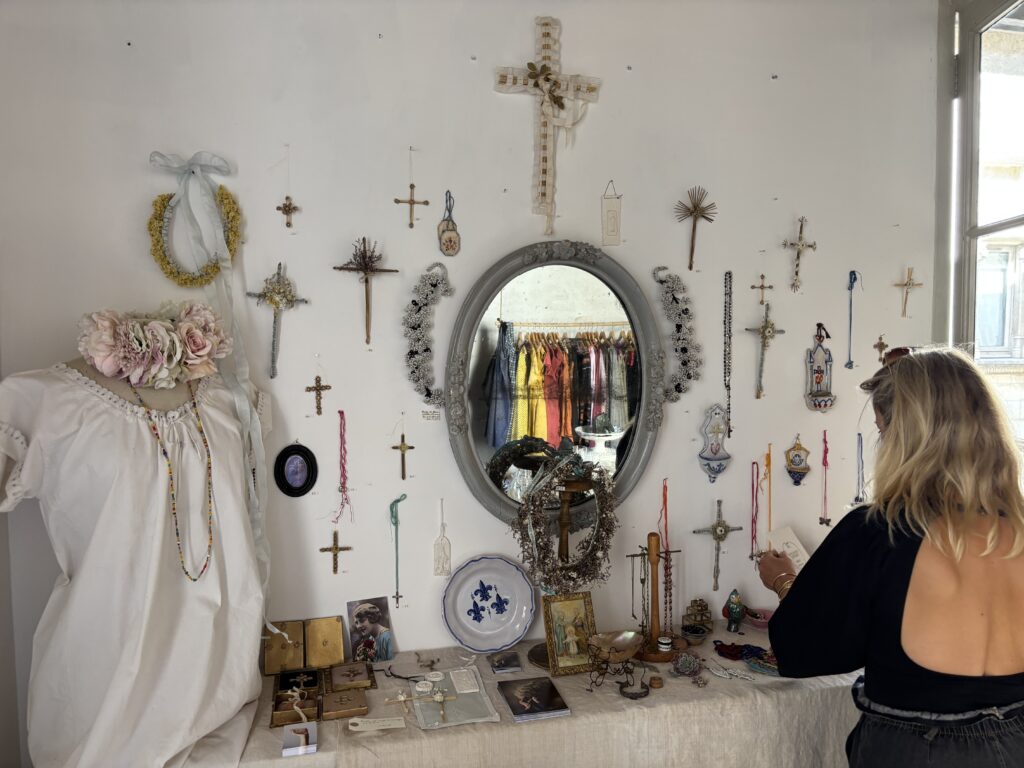 Luce Monier expose ses œuvres végétales à L'été à l'étage à Arles (Crédit Gomet')