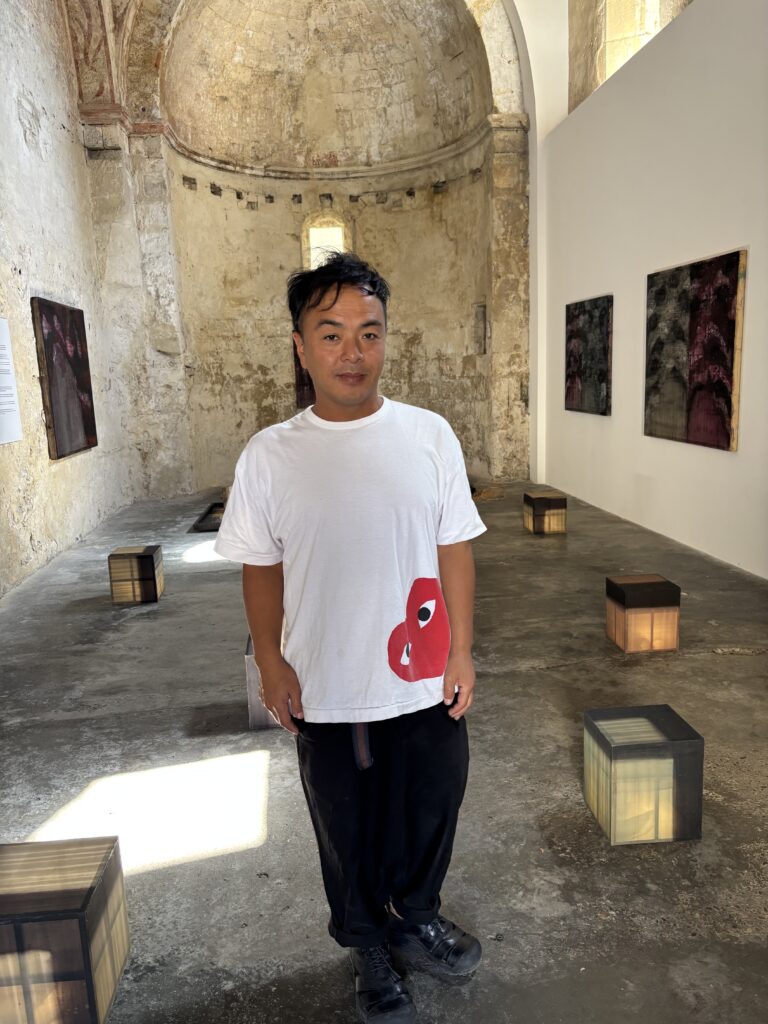 Shinya Yamada à la Chapelle de la Madeleine à Arles (Crédit Gomet'/JFE)