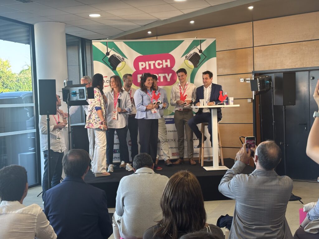 Sur la scène des pitchs du Grand Bain