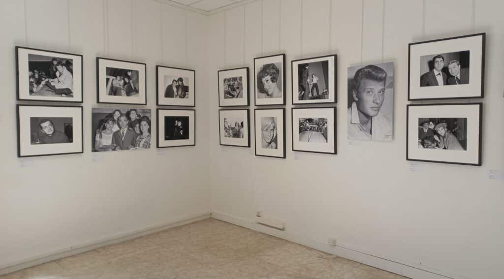 Exposition Ély : à Aix-en-Provence, les souvenirs musicaux se jouent sur papier glacé