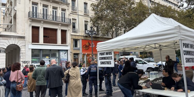 La Canebière : un point de collecte des informations des commerçants vandalisés (Crédit Gomet')
